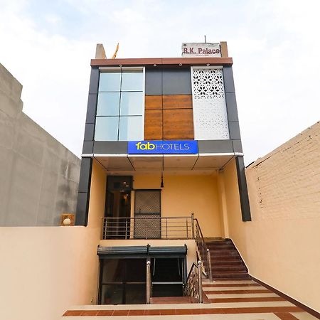Fabhotel Rk Palace Ayodhya Exterior foto