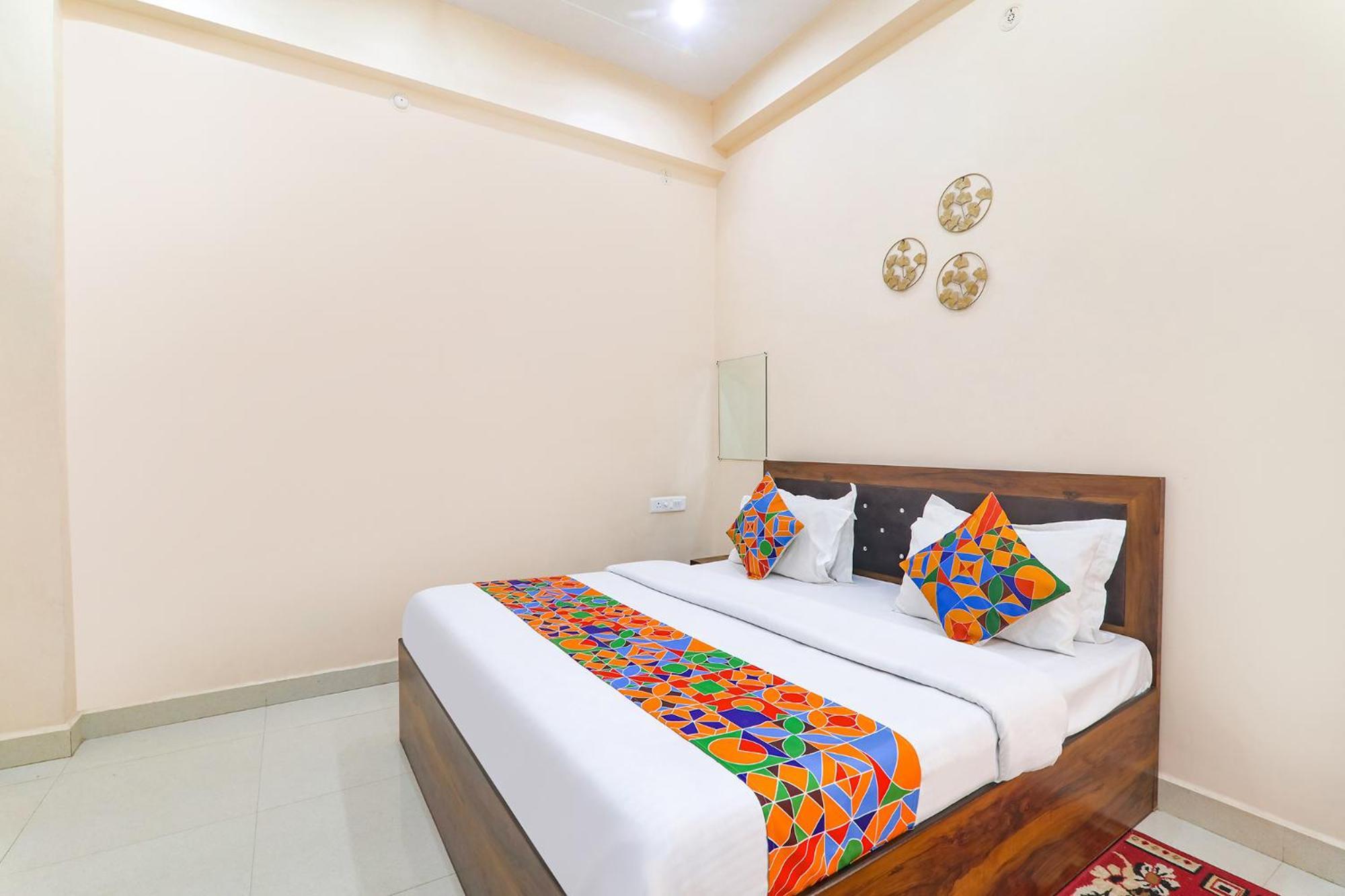 Fabhotel Rk Palace Ayodhya Exterior foto