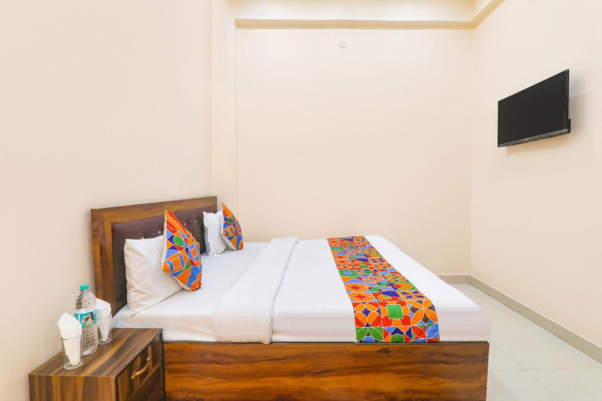 Fabhotel Rk Palace Ayodhya Exterior foto